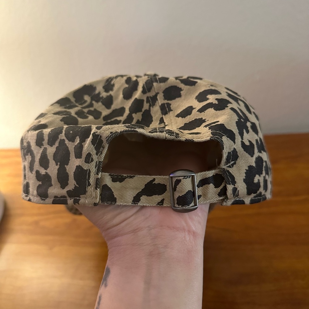 Leopard hat - Picture 3 of 3